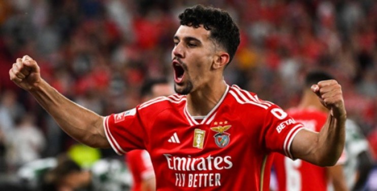 PSG : Joao Neves attire Araujo à Paris