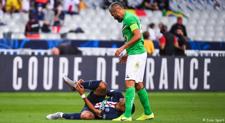 "Perrin n’a pas fait exprès, il a essayé de toucher le ballon. Ça pouvait passer"