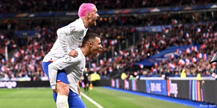 Bleus : ce qu'a dit Deschamps à Mbappé et Griezmann avant le match