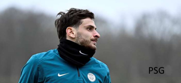 PSG : Kvaratskhelia a pris un coup à l'entraînement 