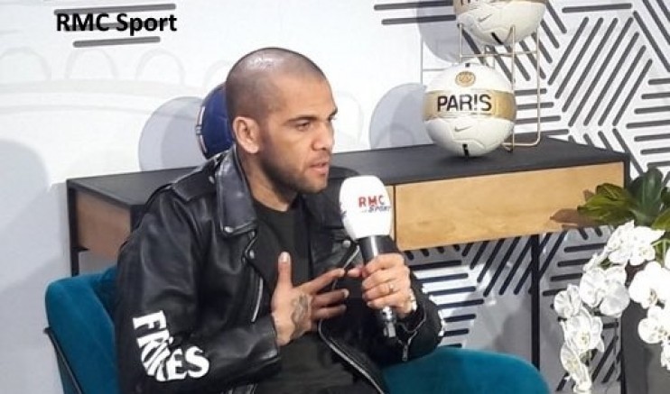 Dani Alves: "J'aimerais que l'on m'écoute"