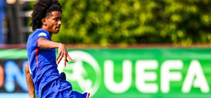 PSG : Senny Mayulu rentre sans avoir jouer