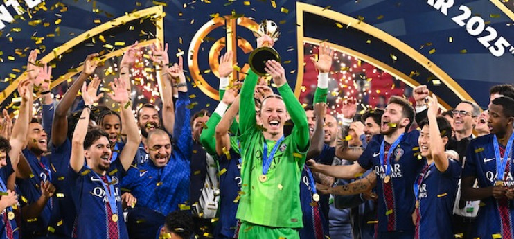 PSG : "Je ne réalise pas" - Safonov en français, porté par l’émotion