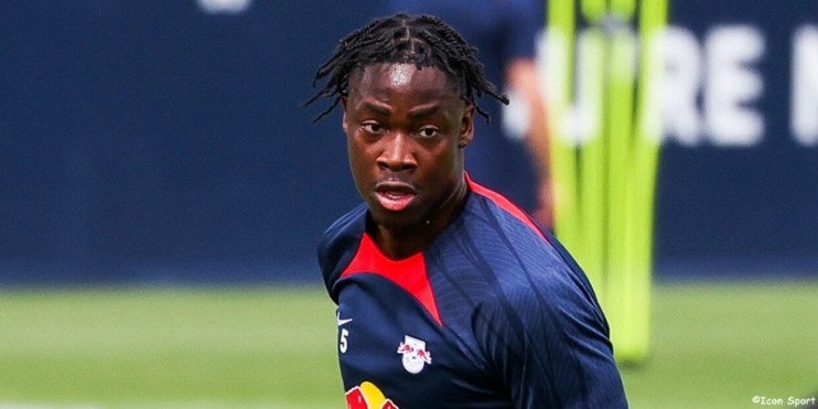 Bitshiabu justifie son départ du PSG
