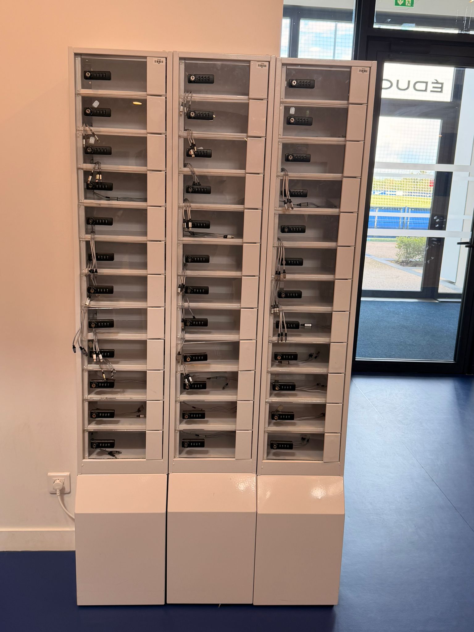 casier-portable-campus-psg.jpeg (289 KB)