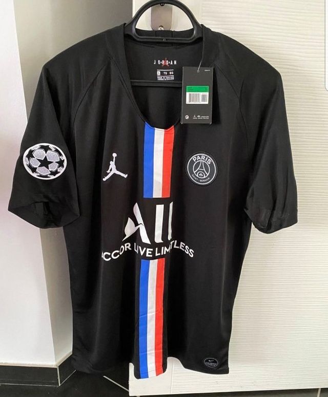 maillot-noir-jordan-psg.jpg (61 KB)