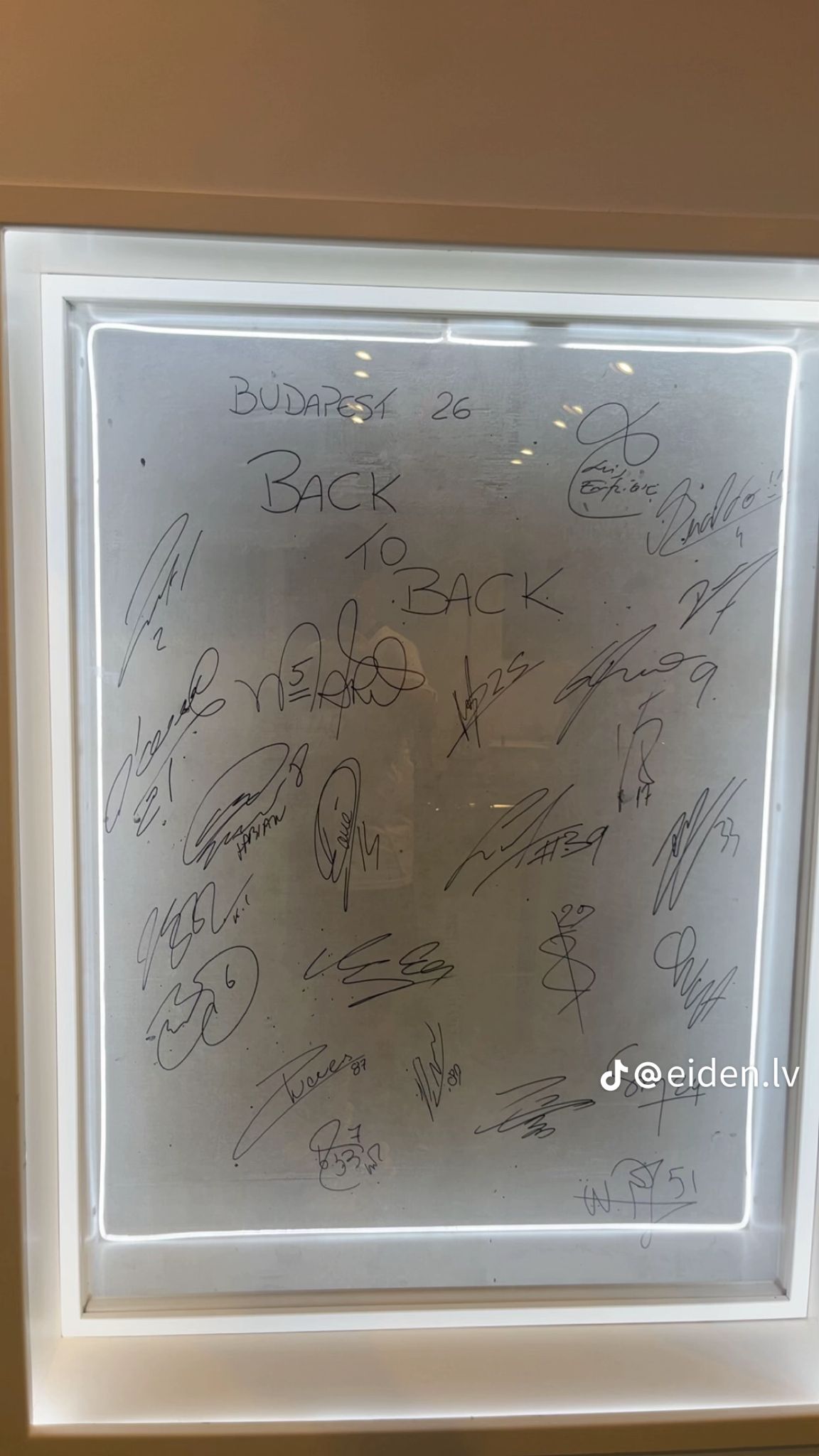 signature-parc-backtoback.jpeg (173 KB)