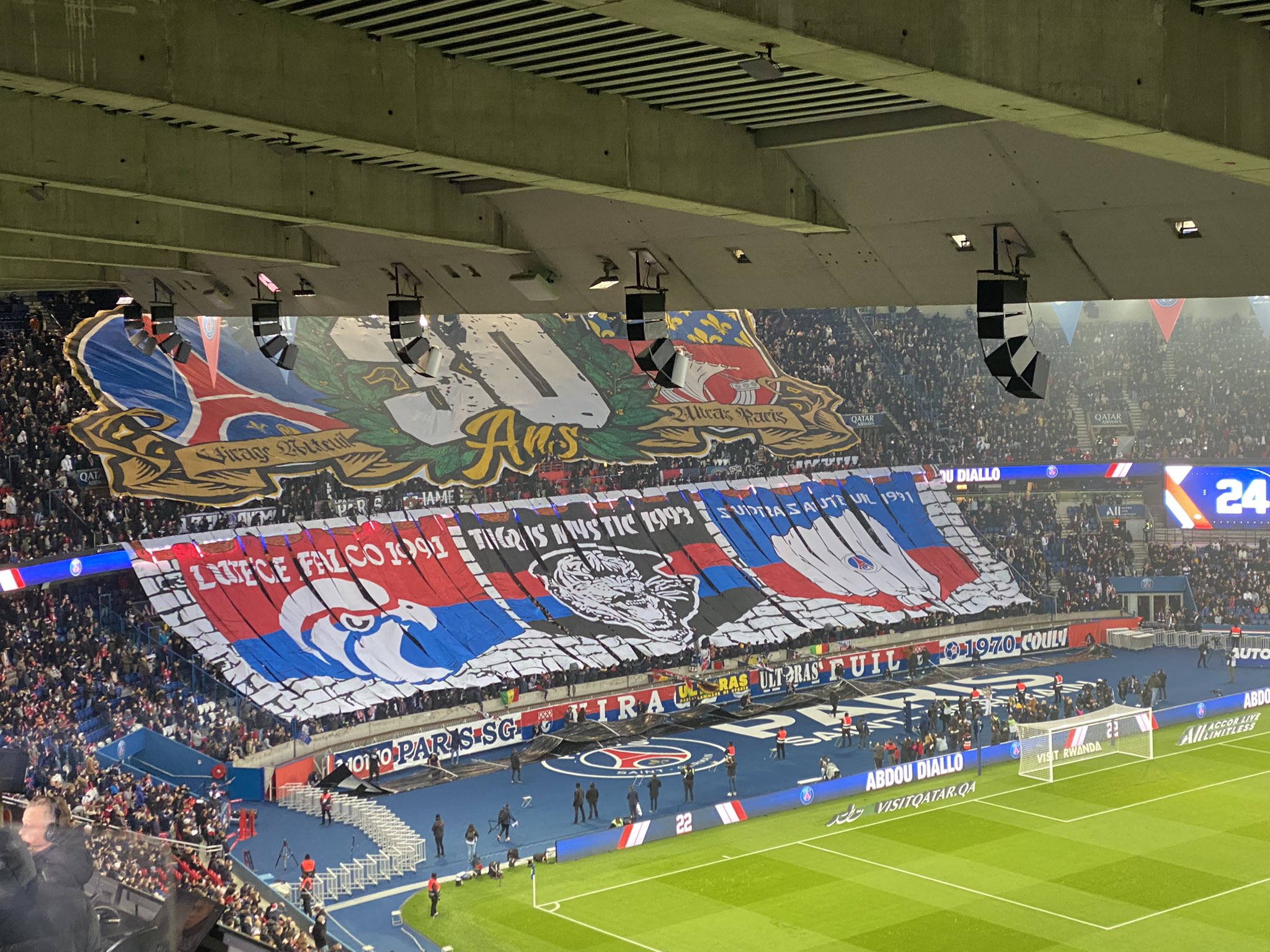 tifo-auteuil.jpg (595 KB)